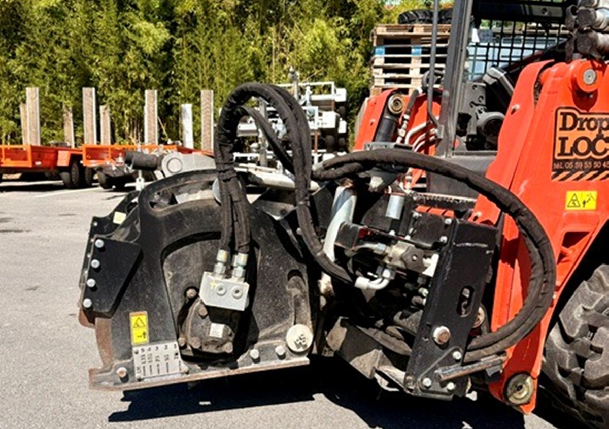 Chargeuse CATERPILLAR RABOTEUSE POUR CHARGEUR SVL75-3