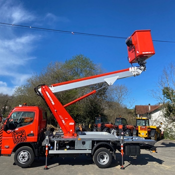 Camion MITSUBISHI NACELLE 16 METRES