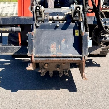 Chargeuse CATERPILLAR RABOTEUSE POUR CHARGEUR SVL75-3